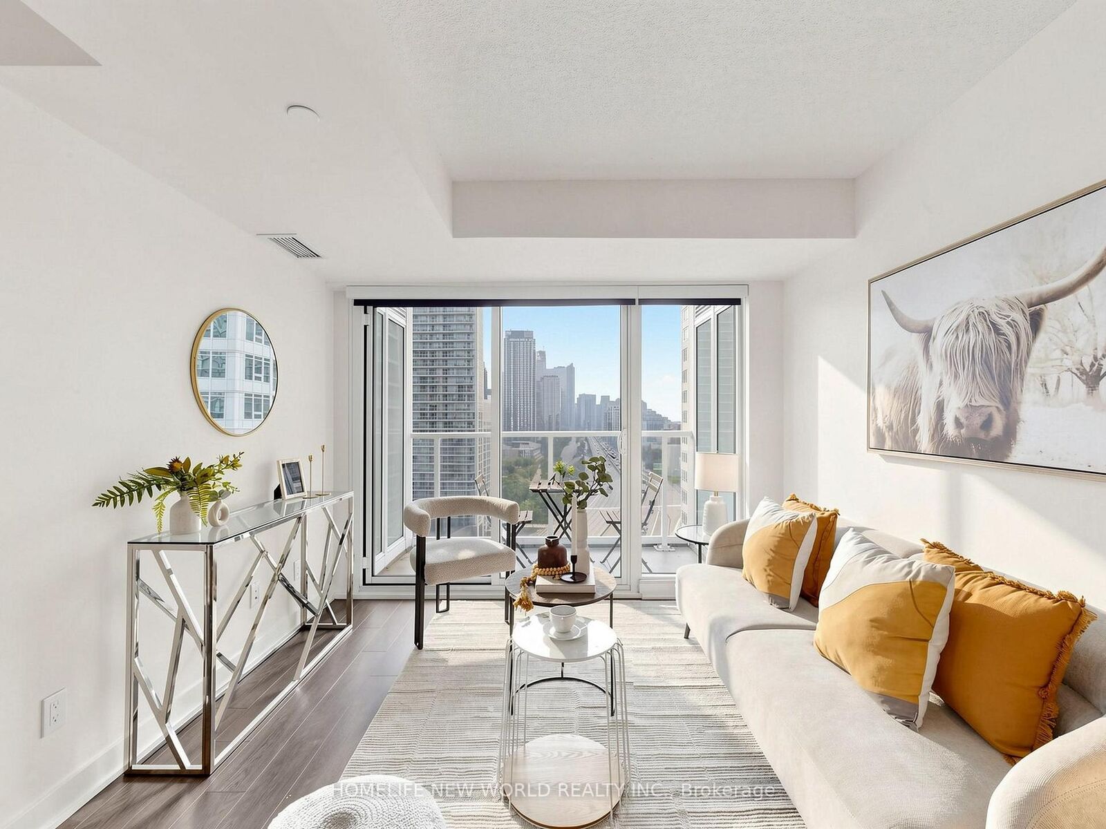 Property Photo: 19 Bathurst Street 1806 ON M5V 0N2