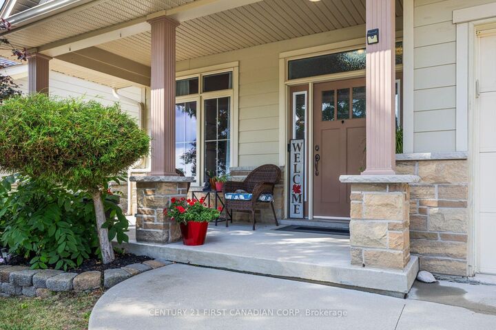 Property Photo: 292 Walnut Street ON N0M 2J0