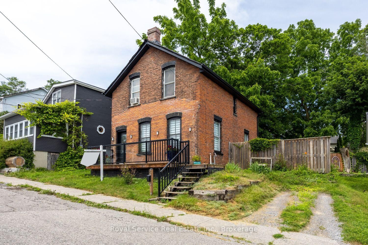Property Photo:  12 Park Street  ON L1A 1C1 