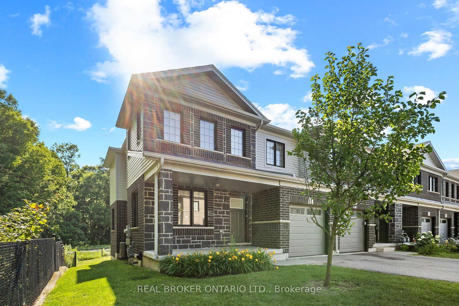 Property Photo:  91 Woodedge Circle  ON N2R 0P8 