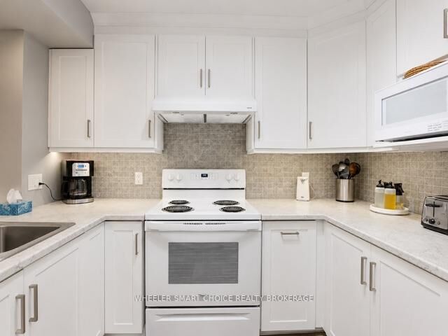 Property Photo: 33 Cumberland Street 102 ON K6J 4G8