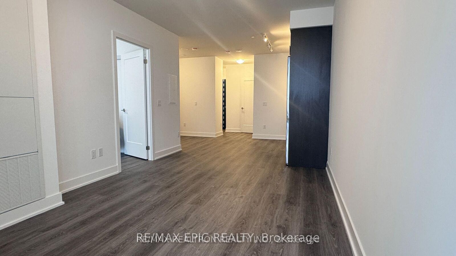 Property Photo: 2545 Simcoe Street N 913 ON L1L 0W3