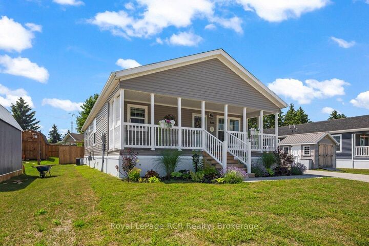 Property Photo: 206 Spruce Drive ON N4N 3B8