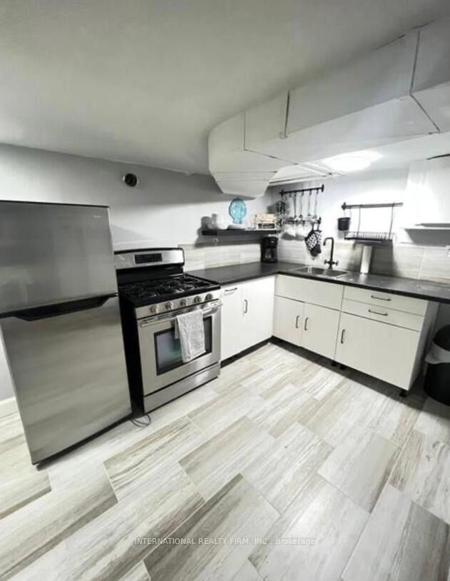 Photo de la propriété: 132 Grace Street Lower ON M6J 2S2