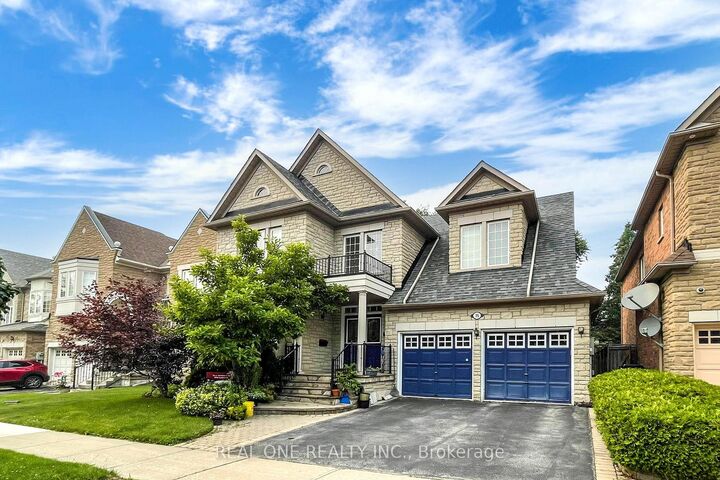 Property Photo: 75 Green Meadows Circle ON M2J 5G6