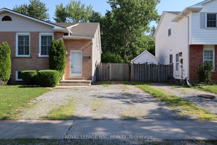 7689 Trackview Street — photo 1