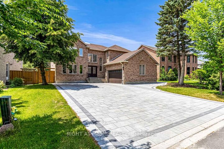 Property Photo: 35 Harmony Hill Crescent ON L4C 8Z2