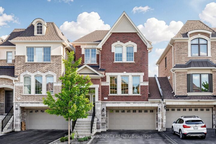 Property Photo: 21 Princess Charlotte Avenue ON L4A 1Y8