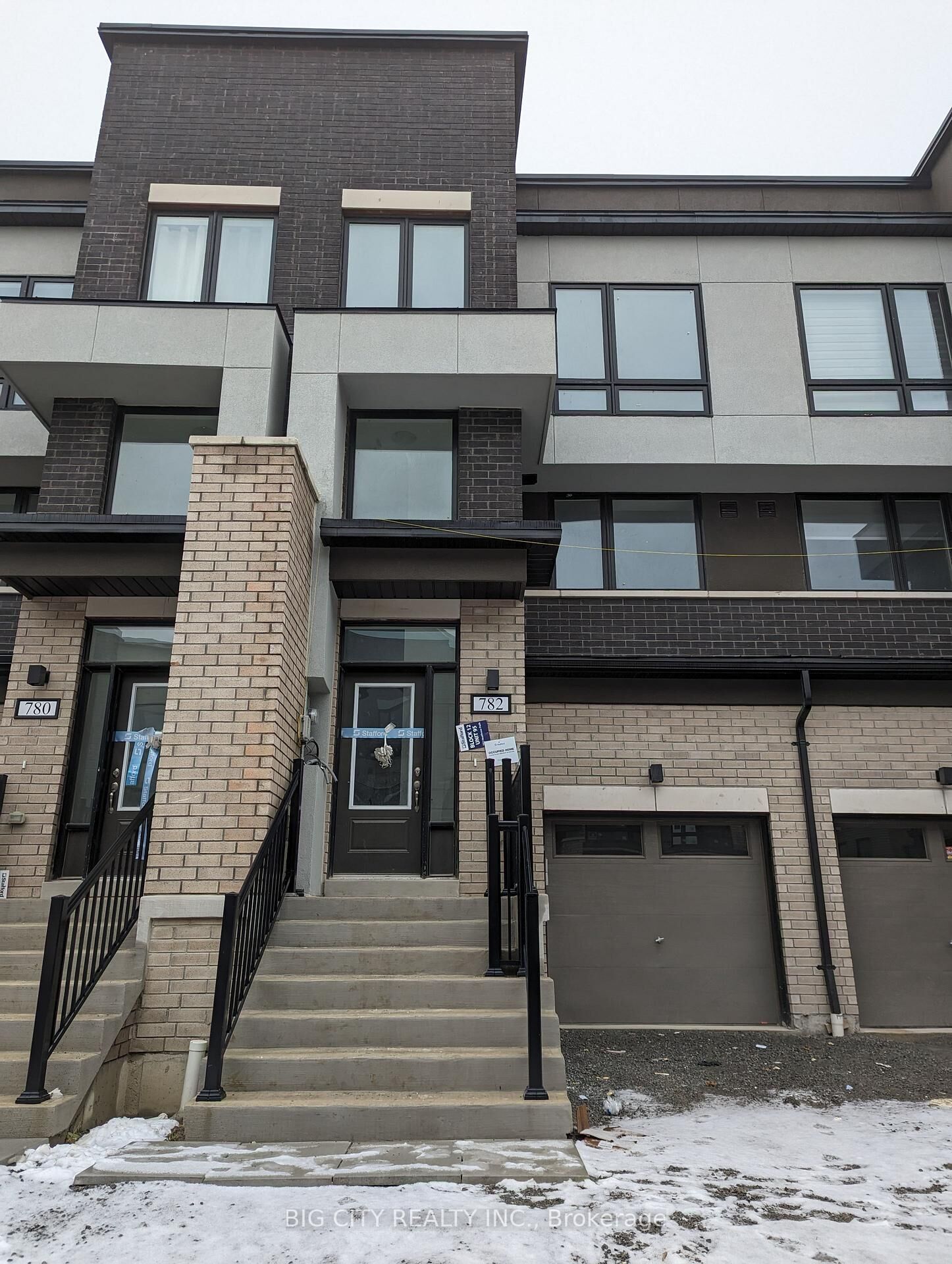 Property Photo:  782 Heathrow Path 95  ON L1K 3G4 