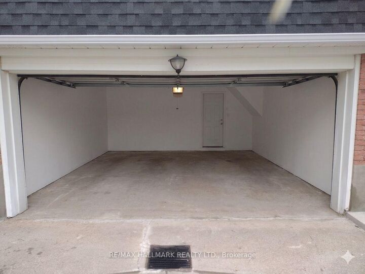 Property Photo:  195 Avenue Road  ON L4C 4Z7 