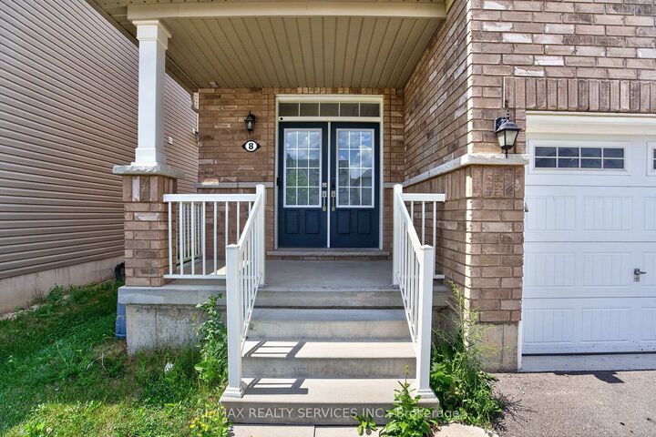 Property Photo: 8 Munro Circle ON N3T 0R2