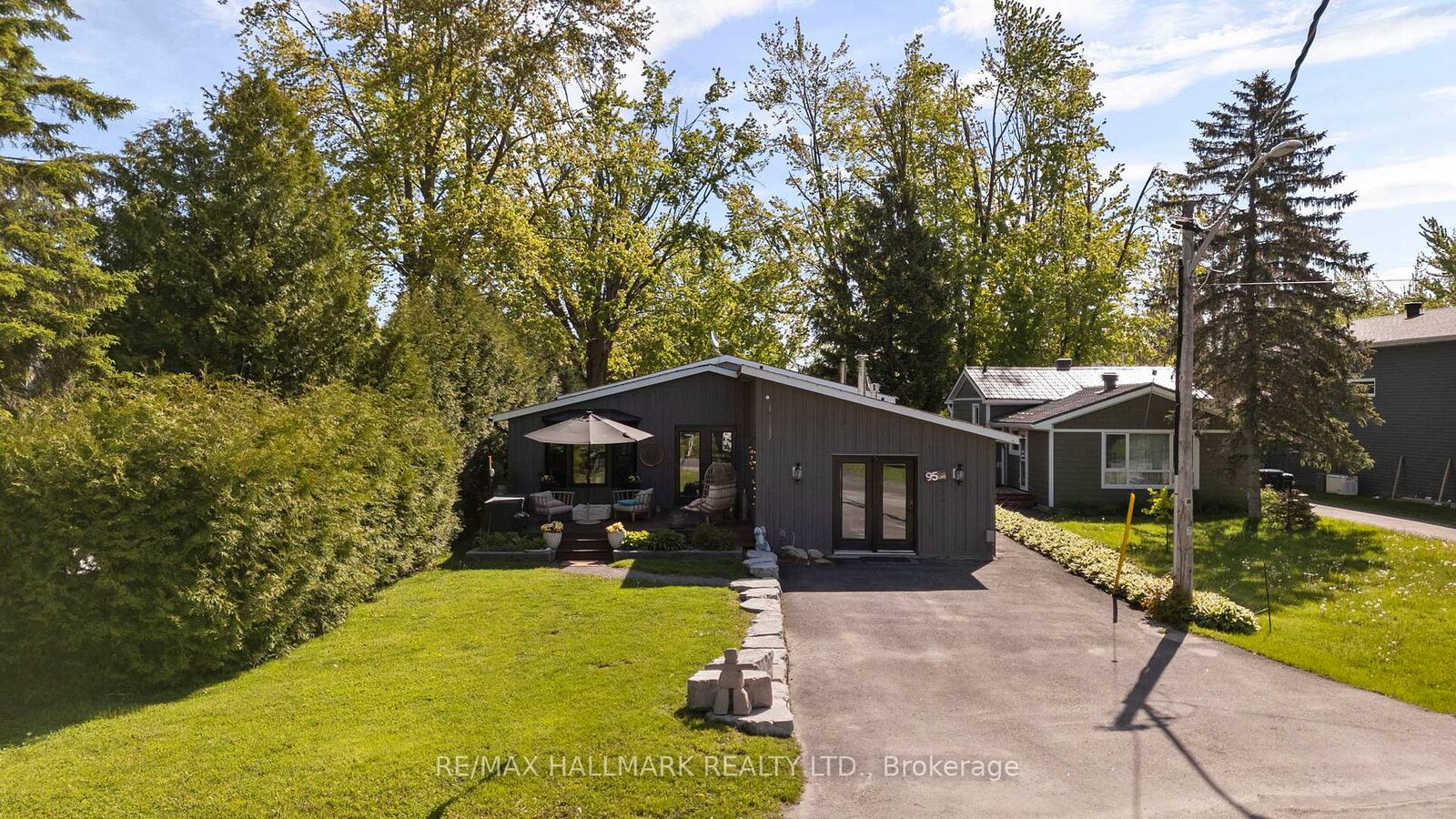 Property Photo: 95 Lake Avenue ON L0K 1B0