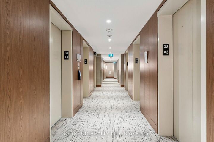 Property Photo:  3 Concord Cityplace Way 3207  ON M5V 0X4 