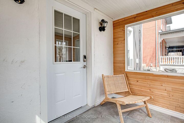 Property Photo:  205 Liverpool Street A  ON N1H 2L6 