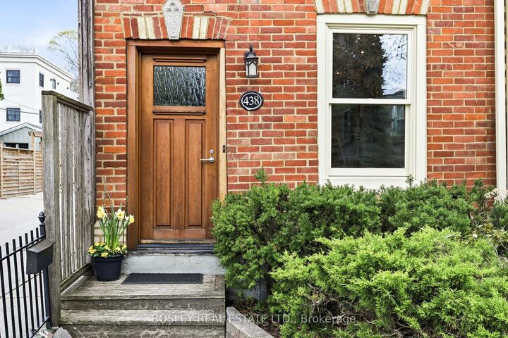 Property Photo:  438 Wellesley Street E  ON M4X 1H7 