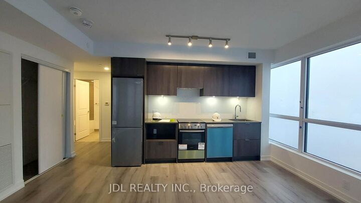 Property Photo: 395 Bloor Street E 3110 ON M4W 1H7