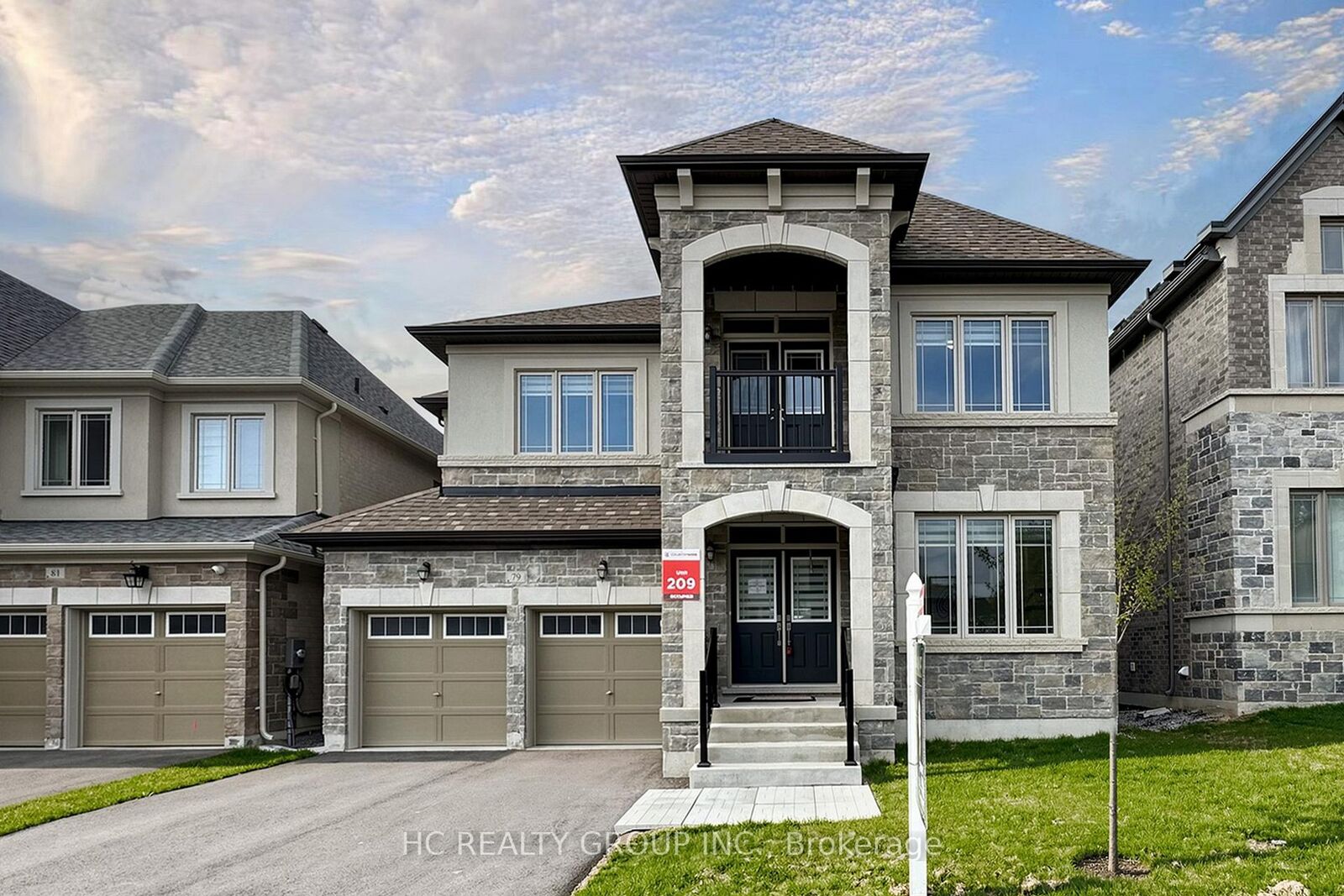 Property Photo: 79 Silk Twist Drive ON L9N 0W4