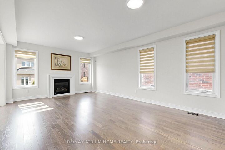 Property Photo: 22 Mondial Crescent ON L9N 0S1