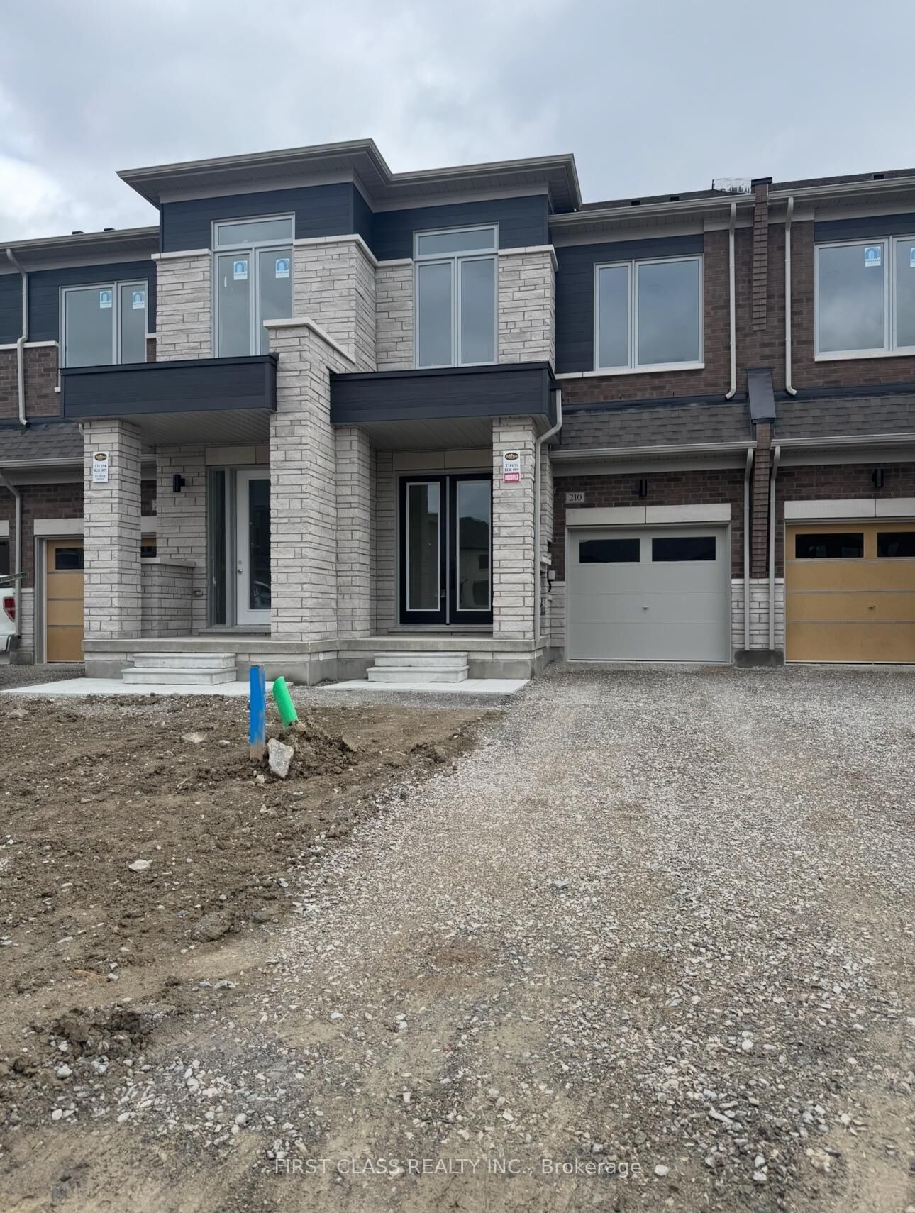 Property Photo: 210 Hook Drive ON L4S 0M8