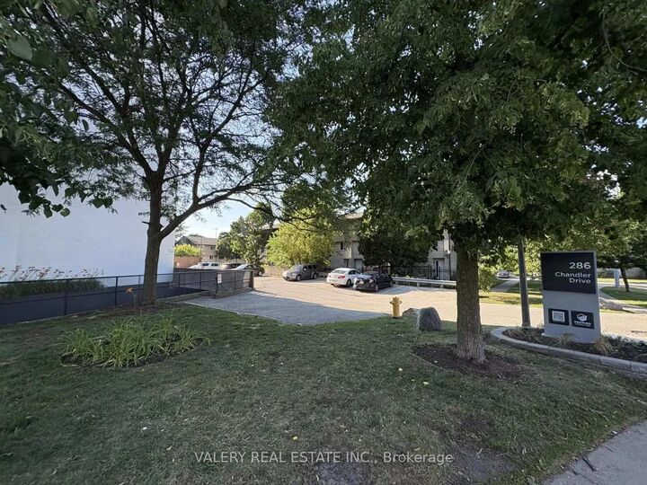 Property Photo: 286 Chandler Drive 109 ON N2E 3J8