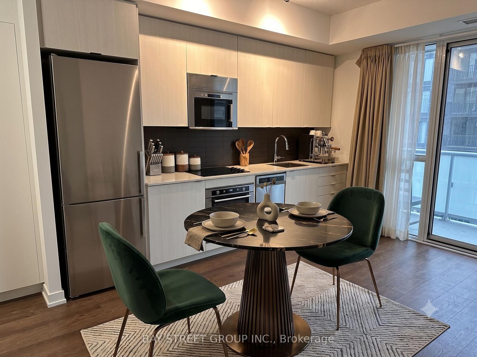 Property Photo: 101 Erskine Avenue 1106 ON M4P 0C5