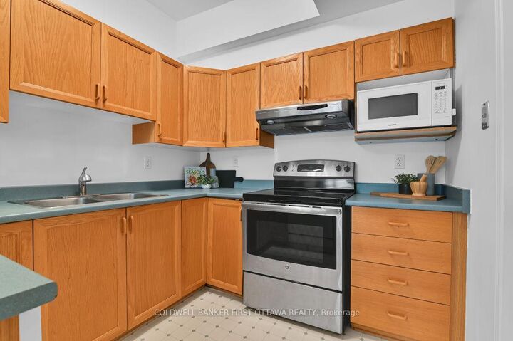 99 Robson Court — photo 1