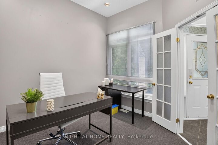 Property Photo:  26 Evanshen Crescent  ON K2K 2Z6 