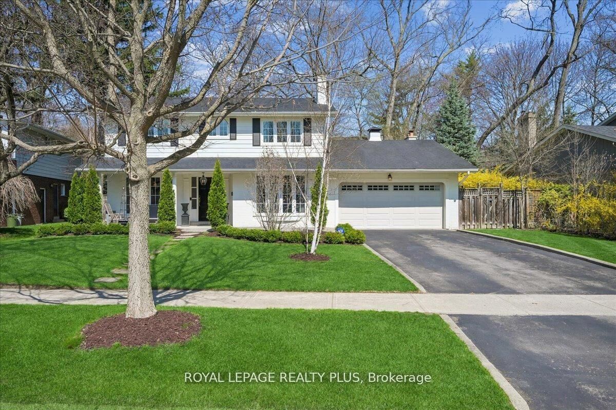 Property Photo: 1594 Calumet Place ON L5J 3A9