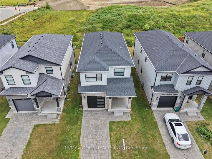 Property Photo: 3846 Auckland Avenue ON N6L 0J2