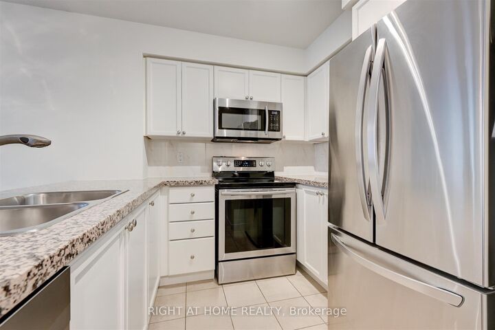 Property Photo: 388 Bloor Street E 507 ON M4W 3W9