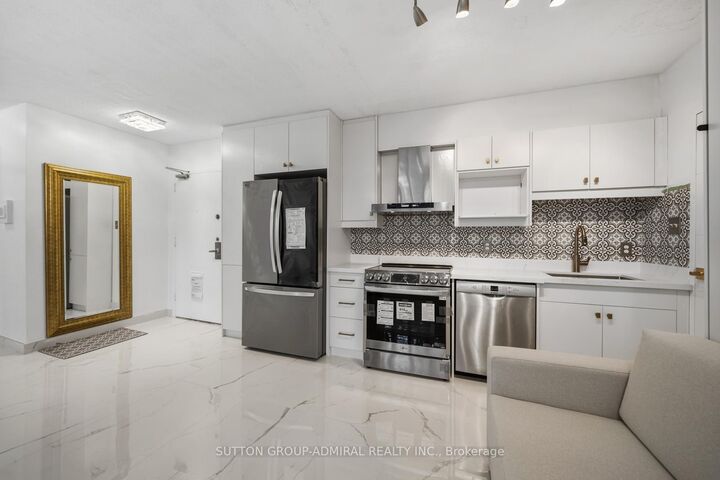 Property Photo:  5 Parkway Forest Drive G8  ON M2J 1L2 