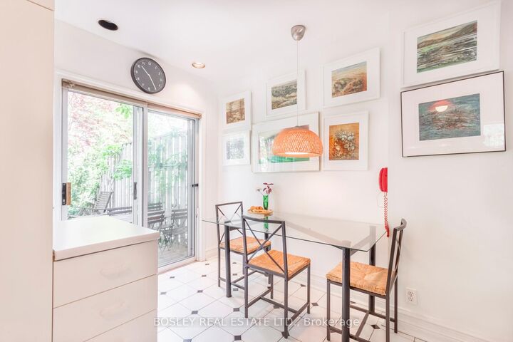 Property Photo:  22 Martin Crescent  ON M4S 2V2 