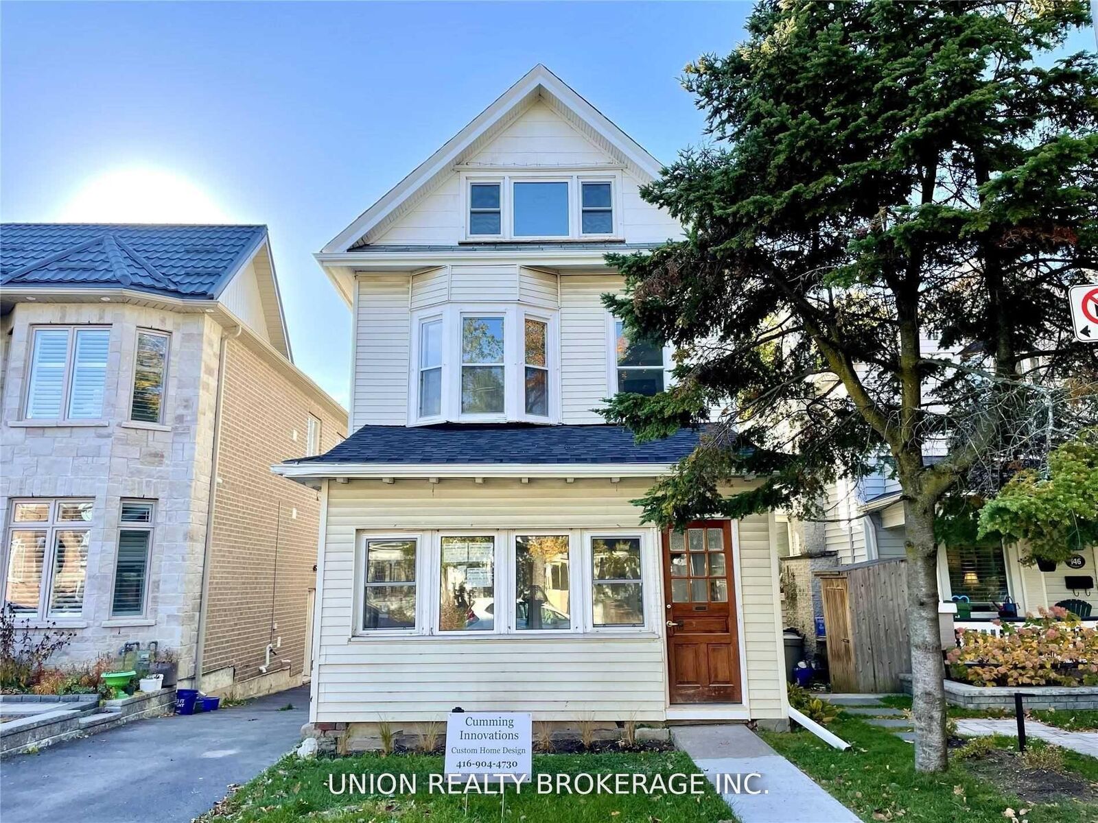 Property Photo:  142 Pickering Street Lower  ON M4E 3J7 