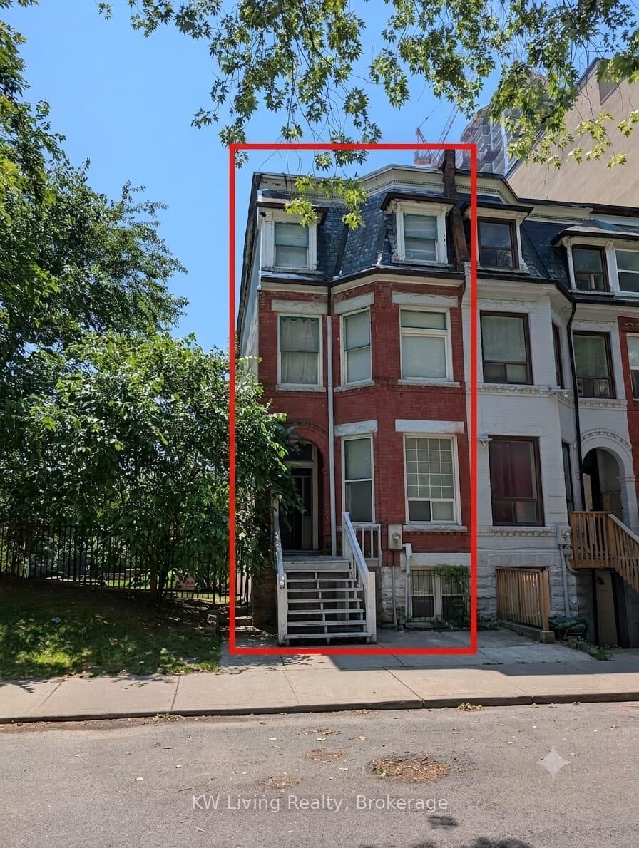 Property Photo:  27 McGill Street  ON M5B 2E7 