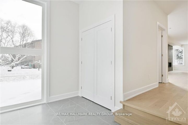 Property Photo: 484 Woodland Avenue ON K2B 7C1