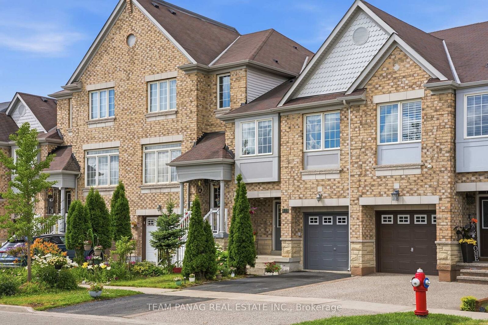 Property Photo:  31 Lorenzo Circle  ON L6R 3N3 