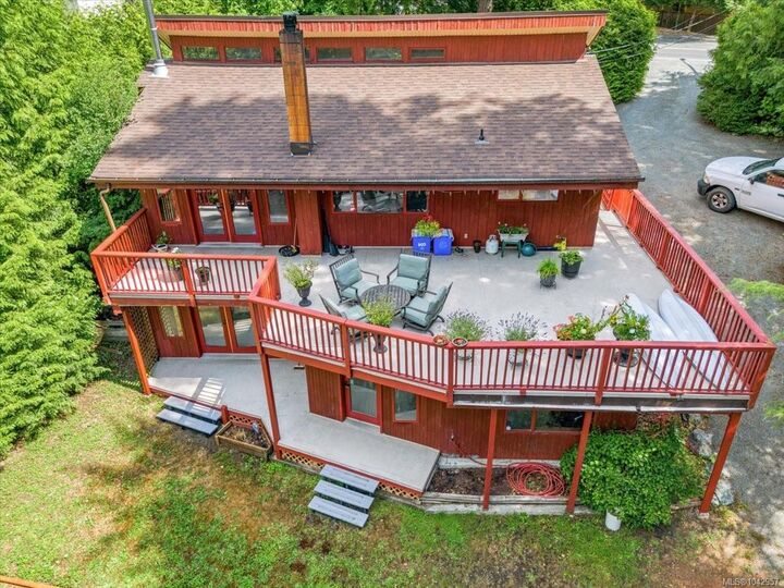 Property Photo:  1071 Old Victoria Rd  BC V9R 6R4 