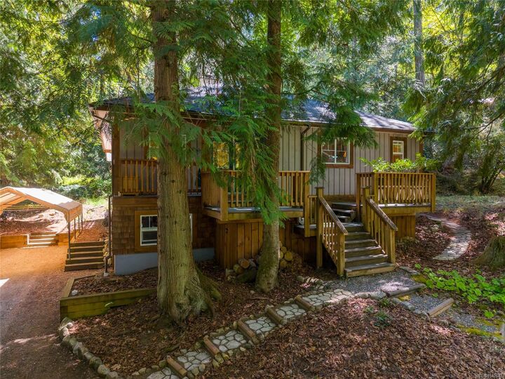 Property Photo: 3729 Capstan Lane BC V0N 2M2