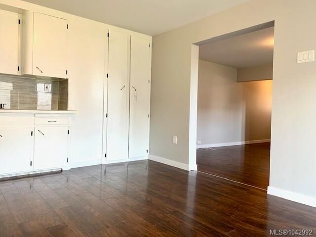Property Photo: 706 Haliburton St BC V9R 4W7