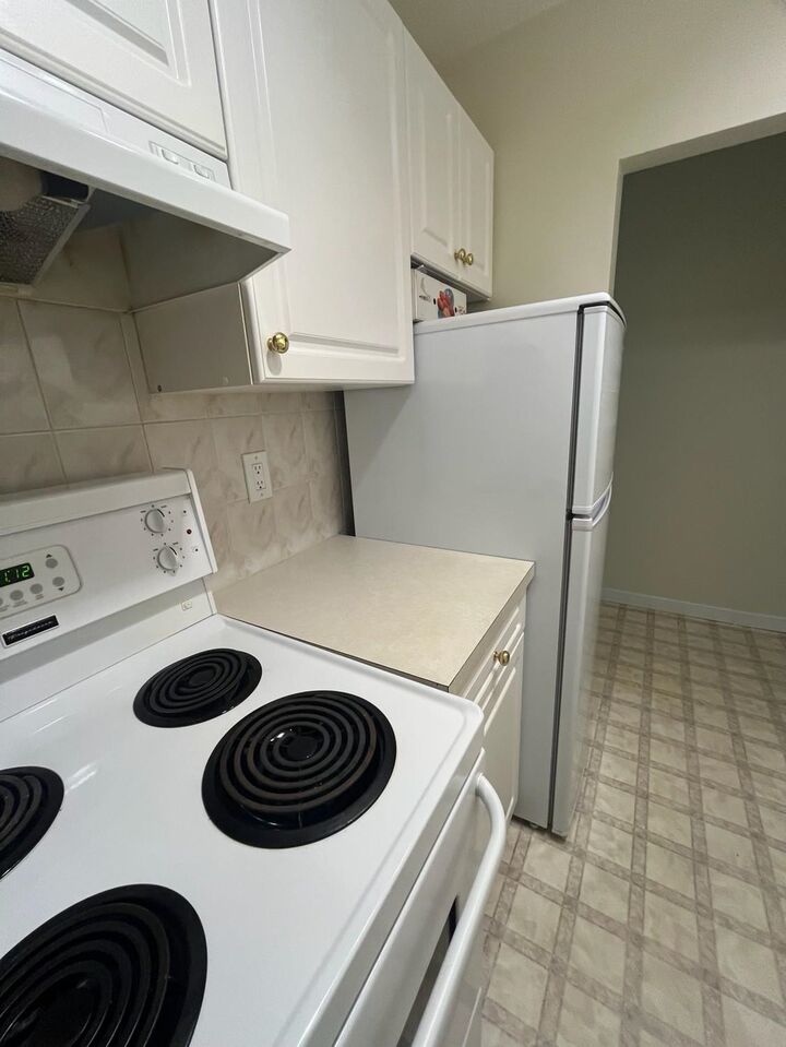 Property Photo:  2025 W 2nd Avenue 214  BC V6J 1J6 
