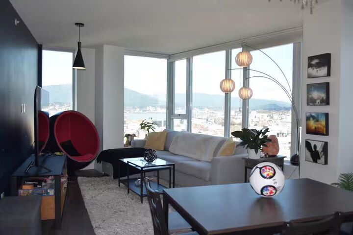 Property Photo: 188 Keefer Place 3505 BC V6B 0J1