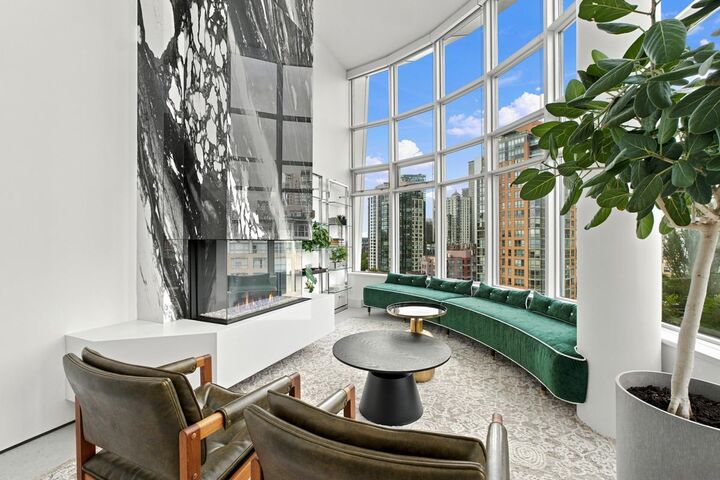 Property Photo:  189 Davie Street Ph 1701  BC V6Z 2Y1 