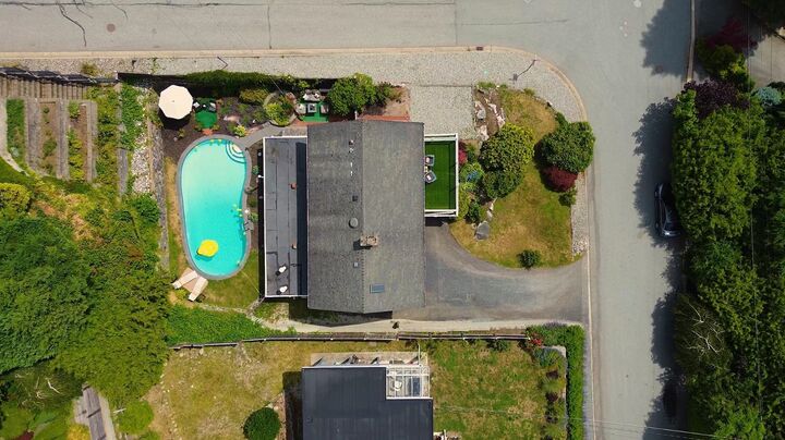 Property Photo: 442 Monteray Avenue BC V7N 3G2