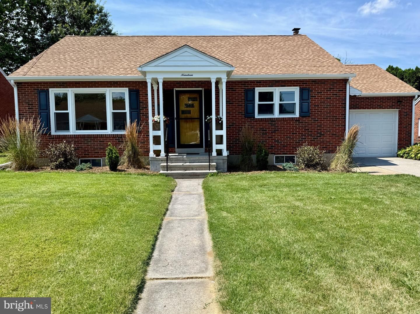 Property Photo:  19 Pine Avenue  PA 17042 