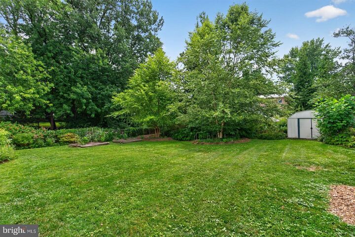 Property Photo:  6100 22nd Road N  VA 22205 