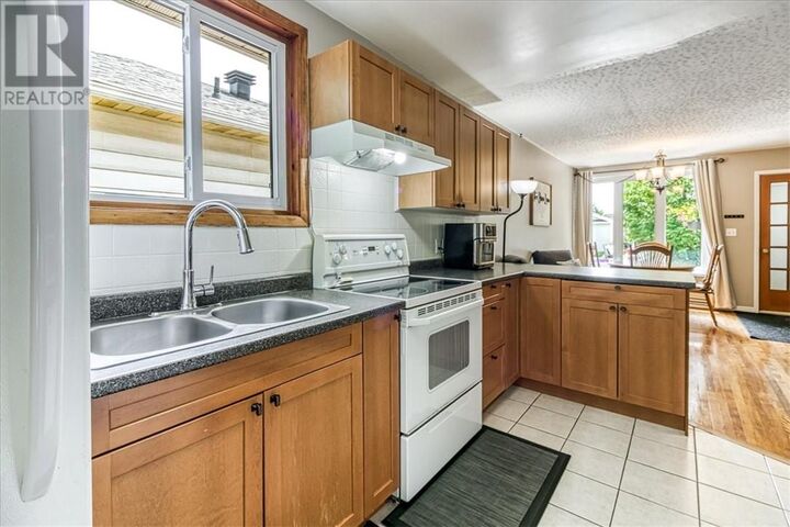 Property Photo:  16 Gutcher Avenue  ON P3C 3H6 