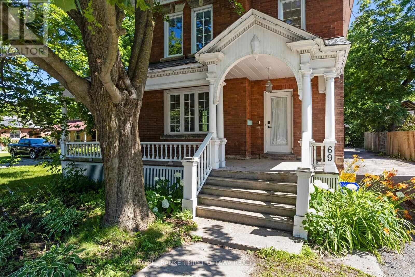 Photo de la propriété:  69 Wilson Street West  ON K7H 2N7 