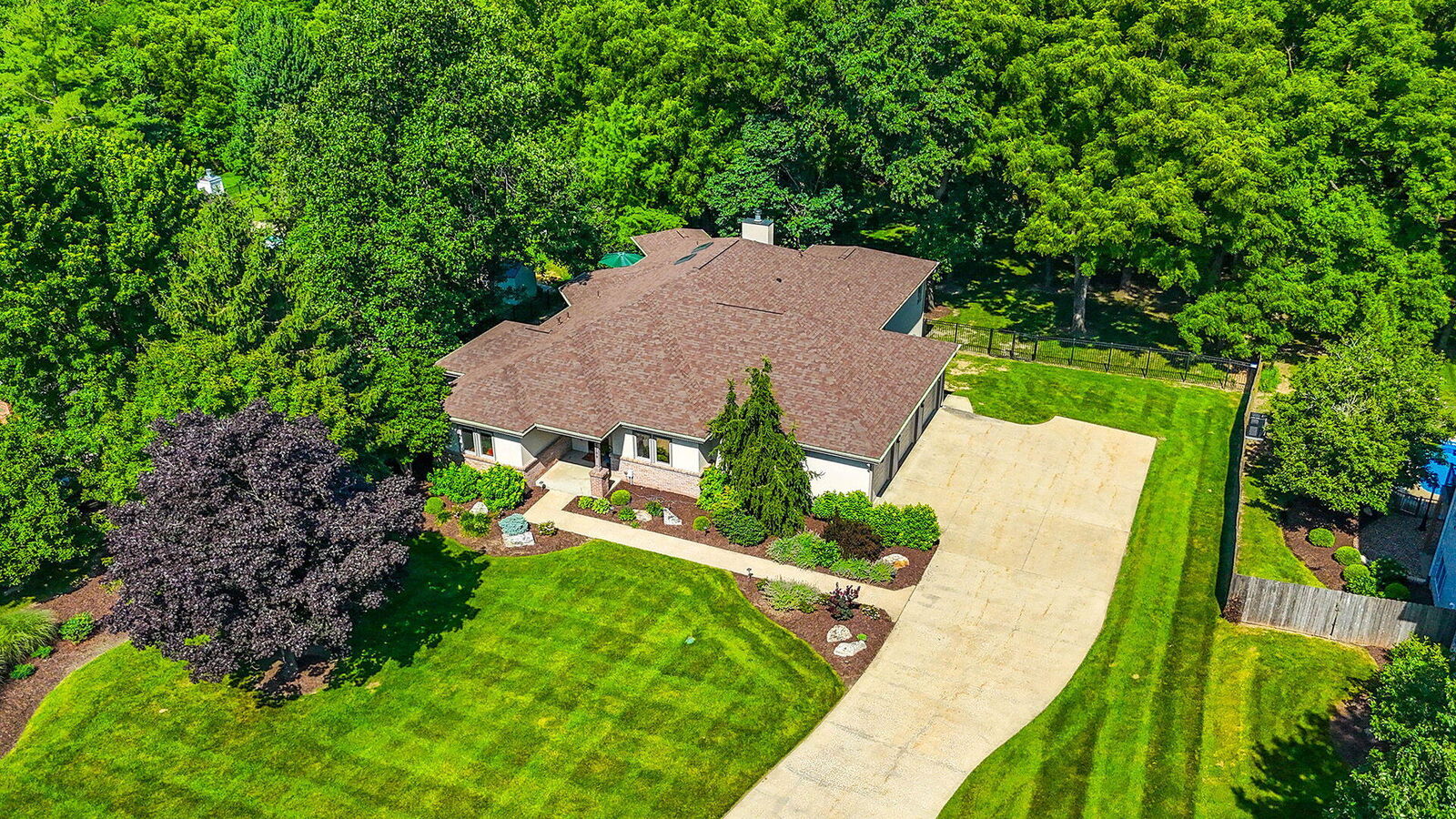 Property Photo: 1709 Glenbrook Ct MO 65203