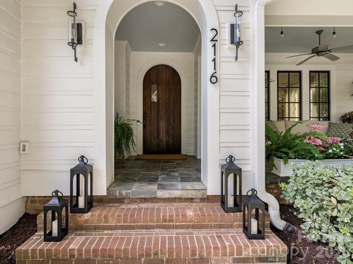 Property Photo: 2116 Midwood Place NC 28205