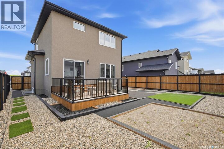 Property Photo:  2435 Rosewood Drive  SK S7V 0Z3 
